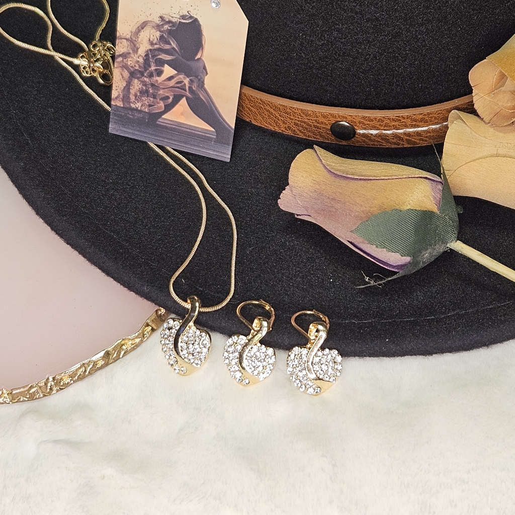 Gold Flame &Zirconia Heart Necklace &Earrings